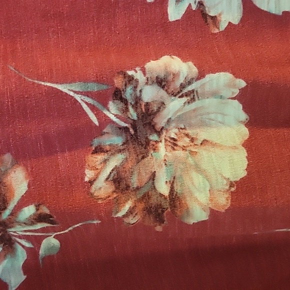 GUC Floral Tee - Picture 2 of 3